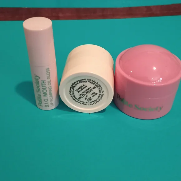 Polite Society Makeup Set with Pouch - Picture 13 of 16